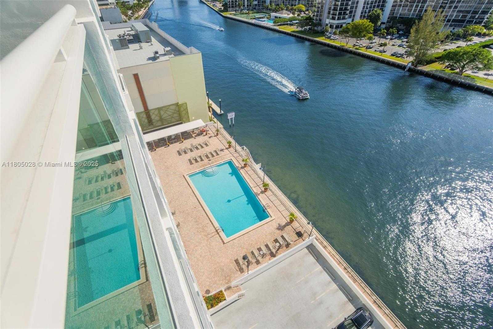 Small Image of 3000 SOUTH OCEAN DR #1112, Hollywood Number 4