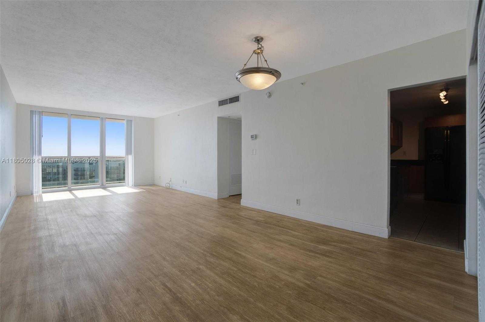 Small Image of 3000 SOUTH OCEAN DR #1112, Hollywood Number 5