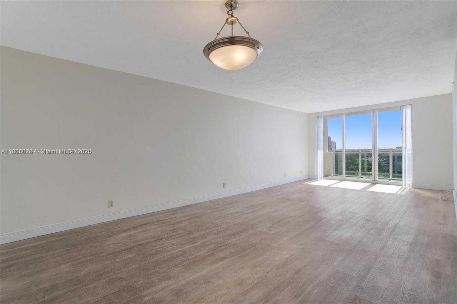 Small Image of 3000 SOUTH OCEAN DR #1112, Hollywood Number 6
