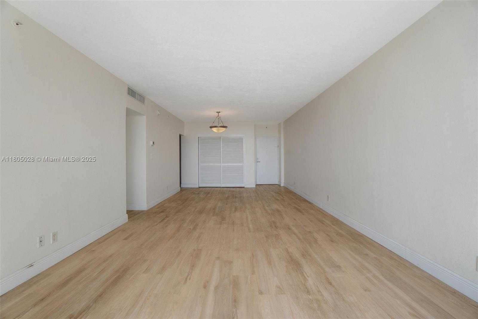 Small Image of 3000 SOUTH OCEAN DR #1112, Hollywood Number 7