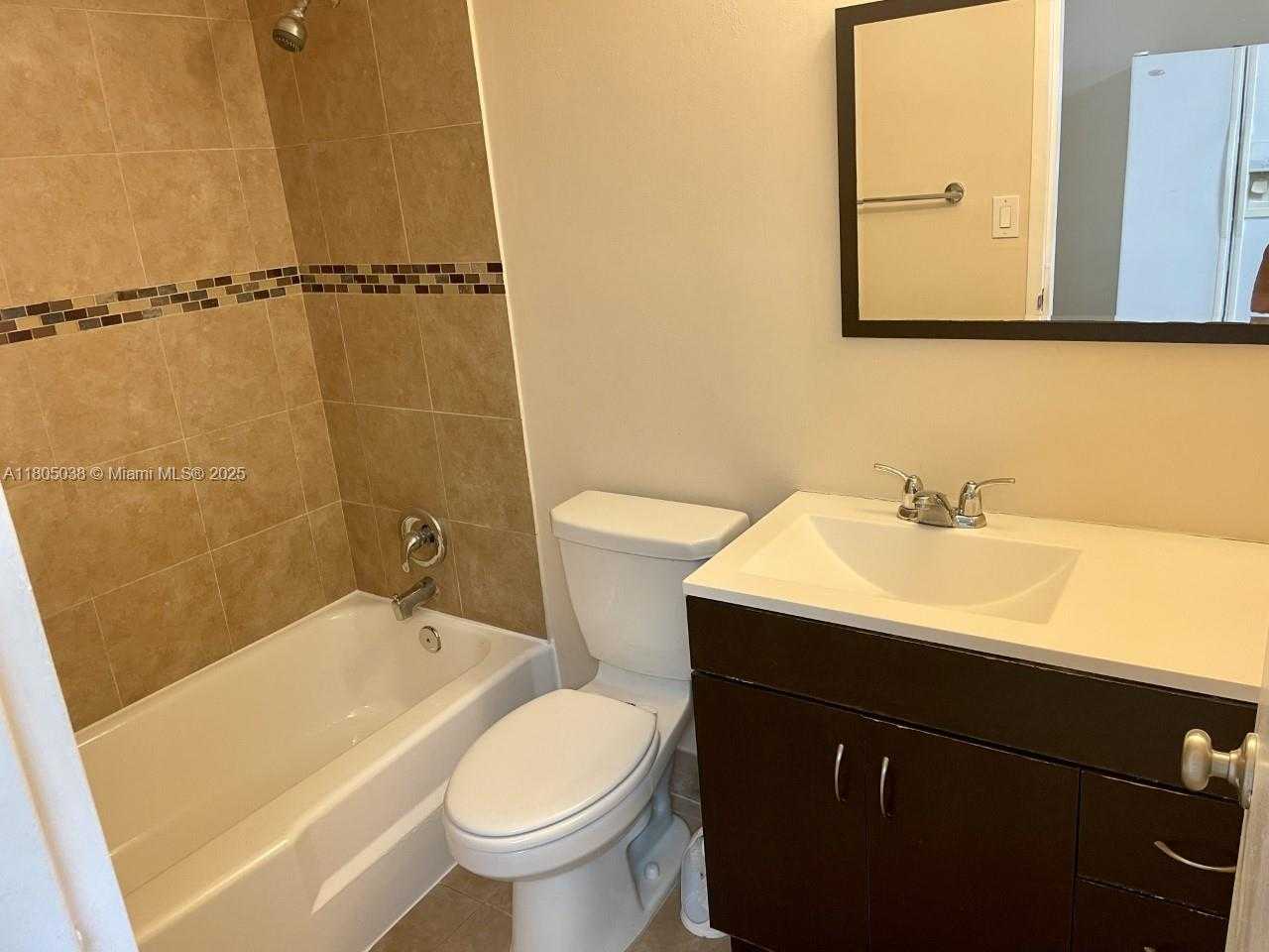 Small Image of 999 BRICKELL BAY DR #1806, Miami Number 5