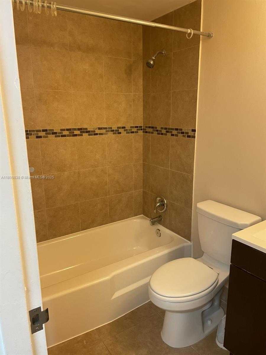 Small Image of 999 BRICKELL BAY DR #1806, Miami Number 7