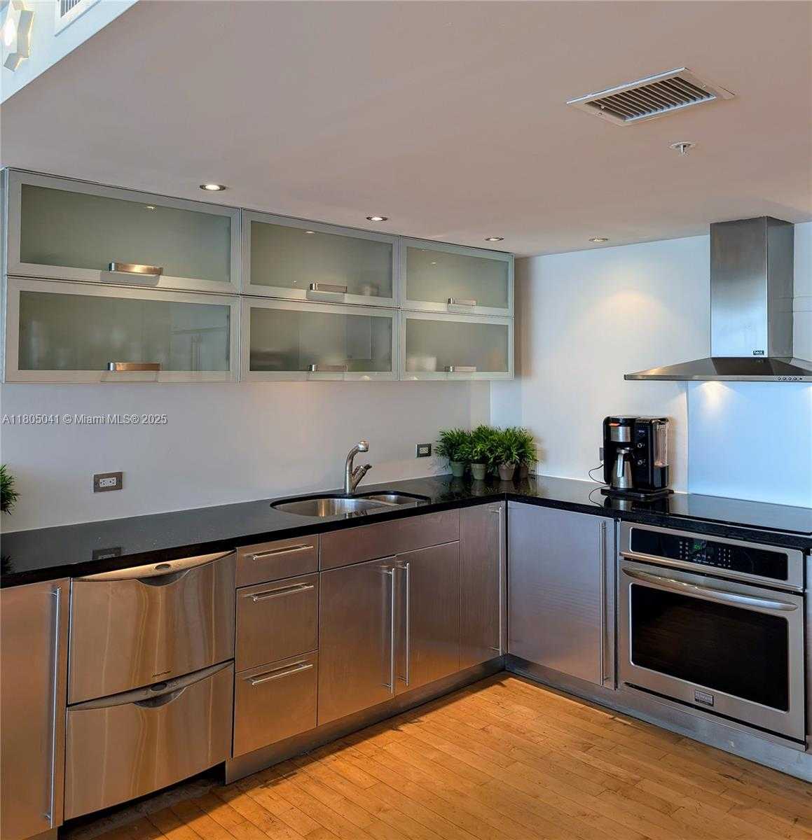 Small Image of 1900 SUNSET HARBOUR DR #2306, Miami Beach Number 8