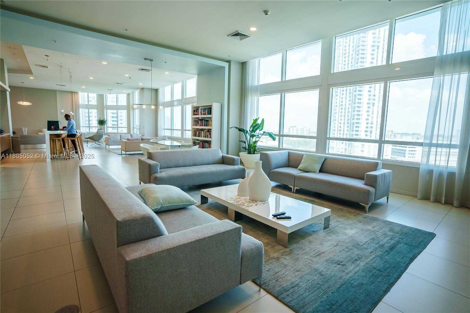 Small Image of 1900 NORTH BAYSHORE DR #1918, Miami Number 3