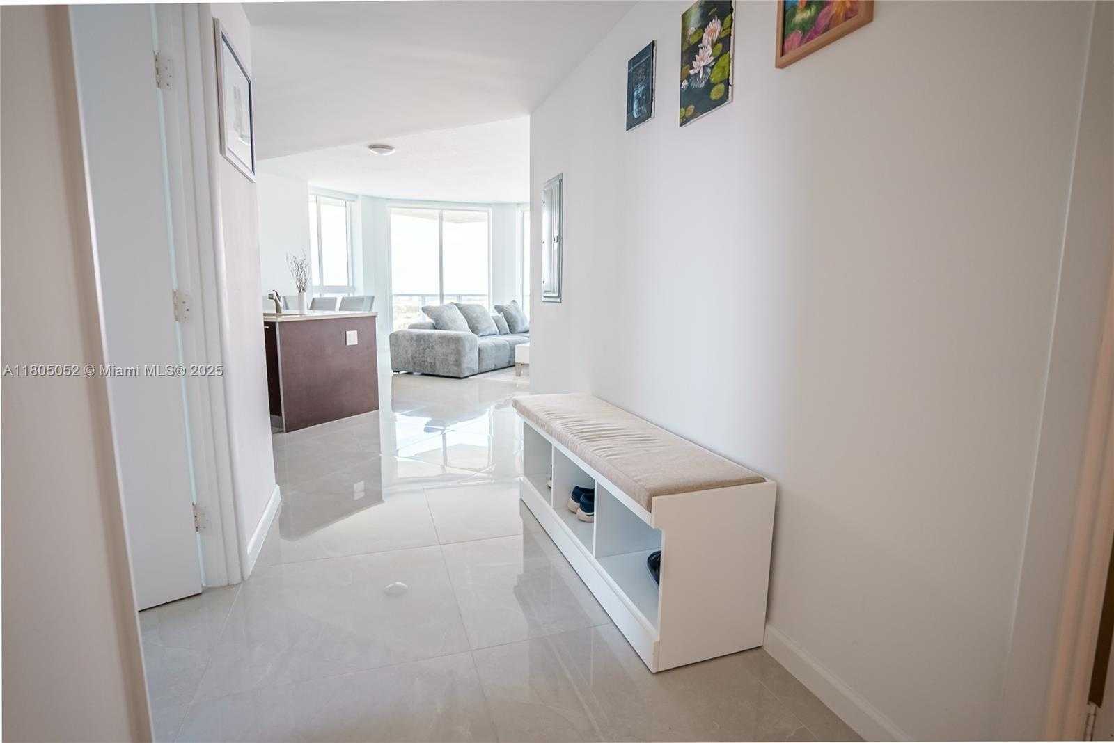 Small Image of 1900 NORTH BAYSHORE DR #1918, Miami Number 4