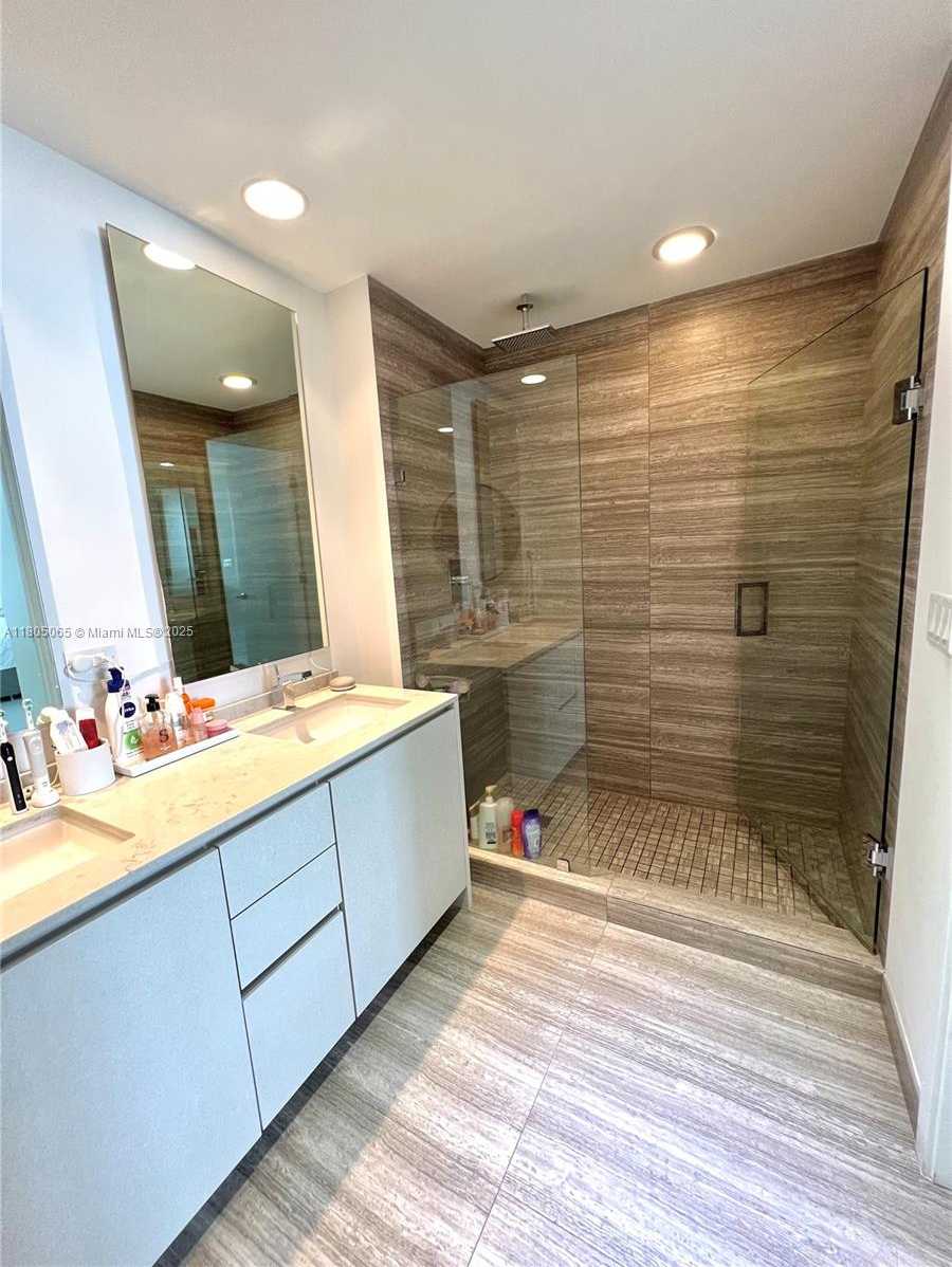 Small Image of 1010 BRICKELL AVE #4205, Miami Number 16