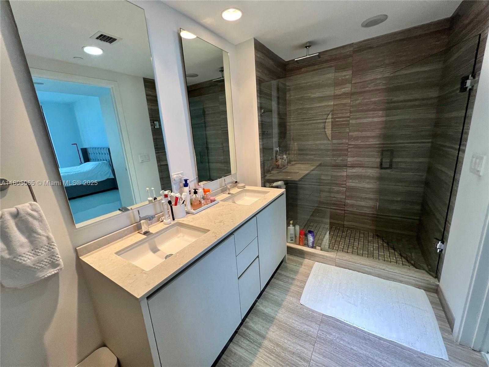 Small Image of 1010 BRICKELL AVE #4205, Miami Number 20