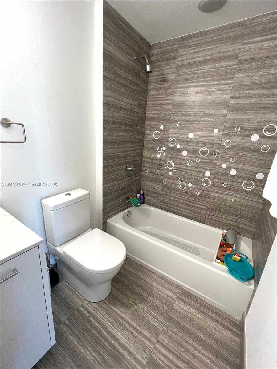 Small Image of 1010 BRICKELL AVE #4205, Miami Number 21