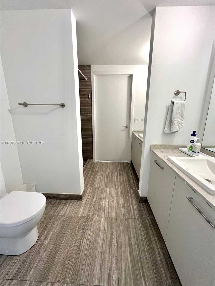Small Image of 1010 BRICKELL AVE #4205, Miami Number 28
