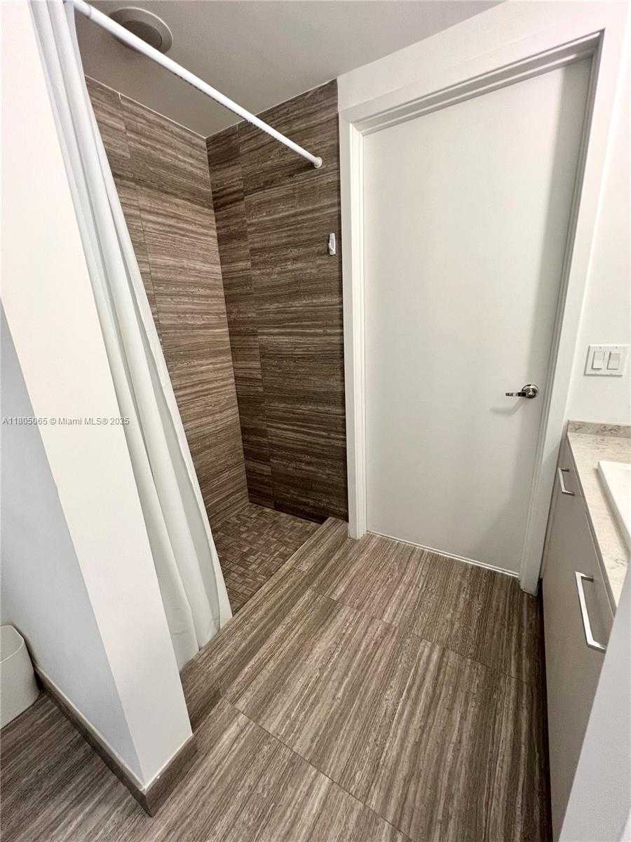 Small Image of 1010 BRICKELL AVE #4205, Miami Number 30