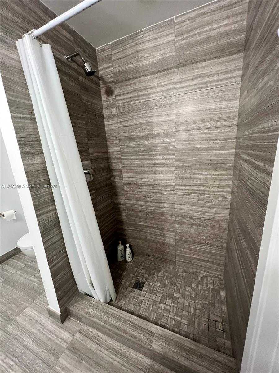 Small Image of 1010 BRICKELL AVE #4205, Miami Number 32