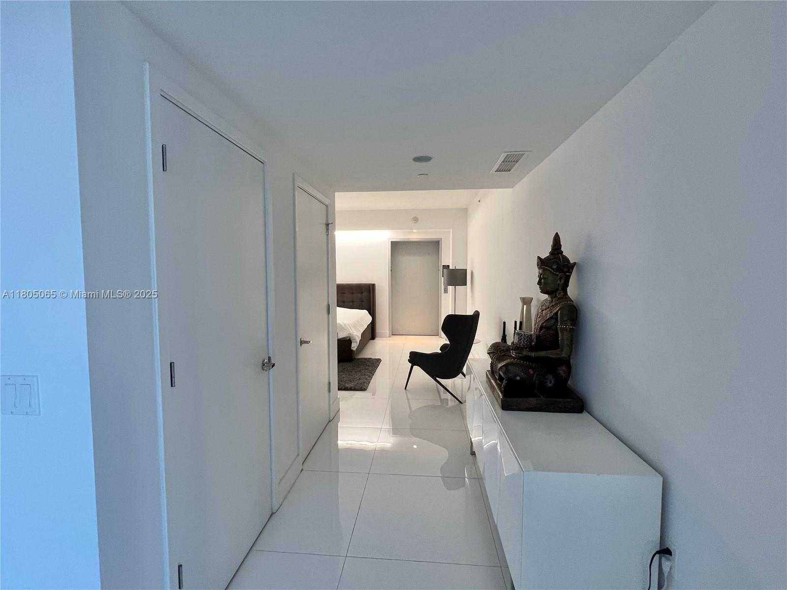 Small Image of 1010 BRICKELL AVE #4205, Miami Number 36