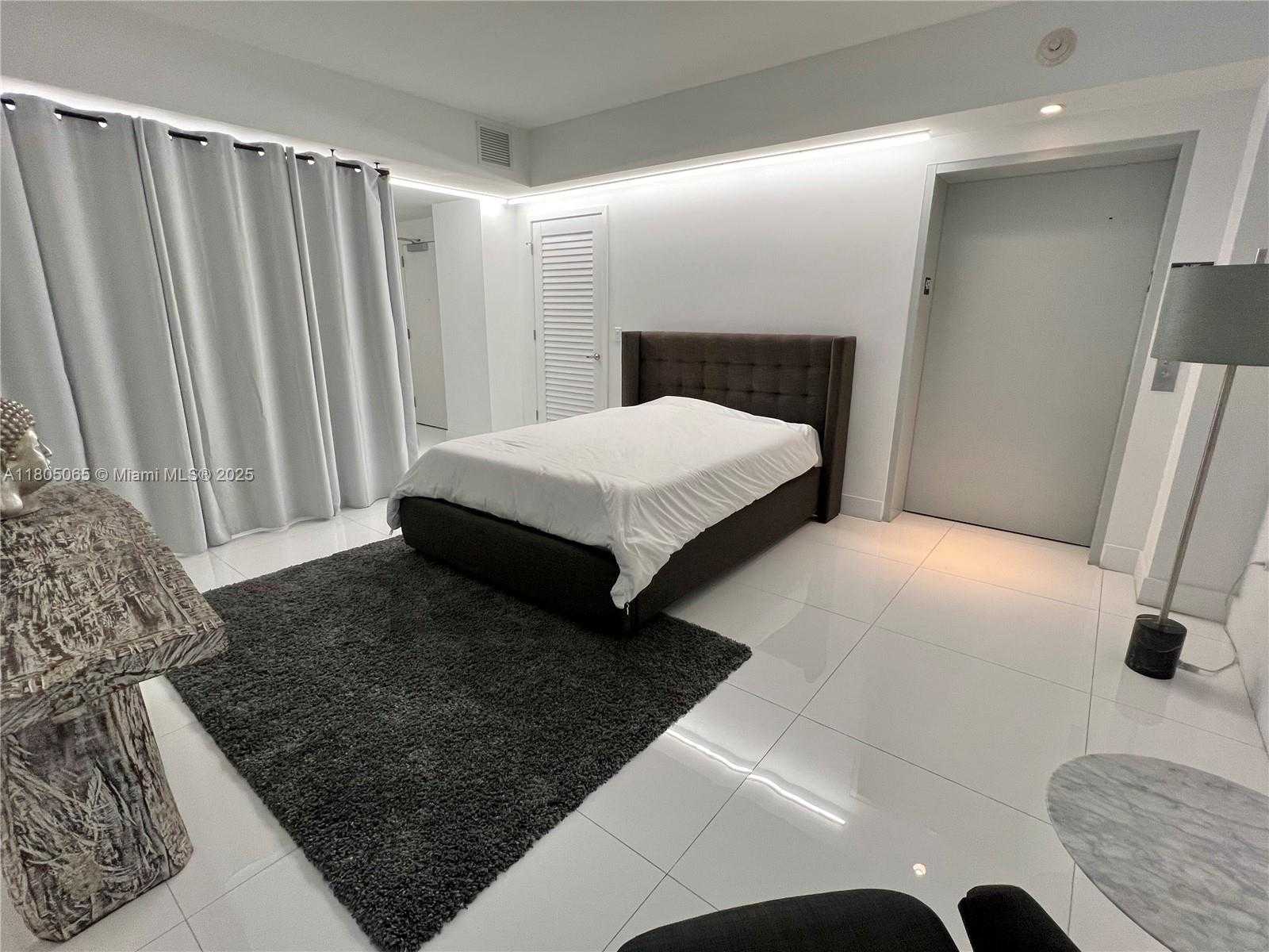 Small Image of 1010 BRICKELL AVE #4205, Miami Number 37