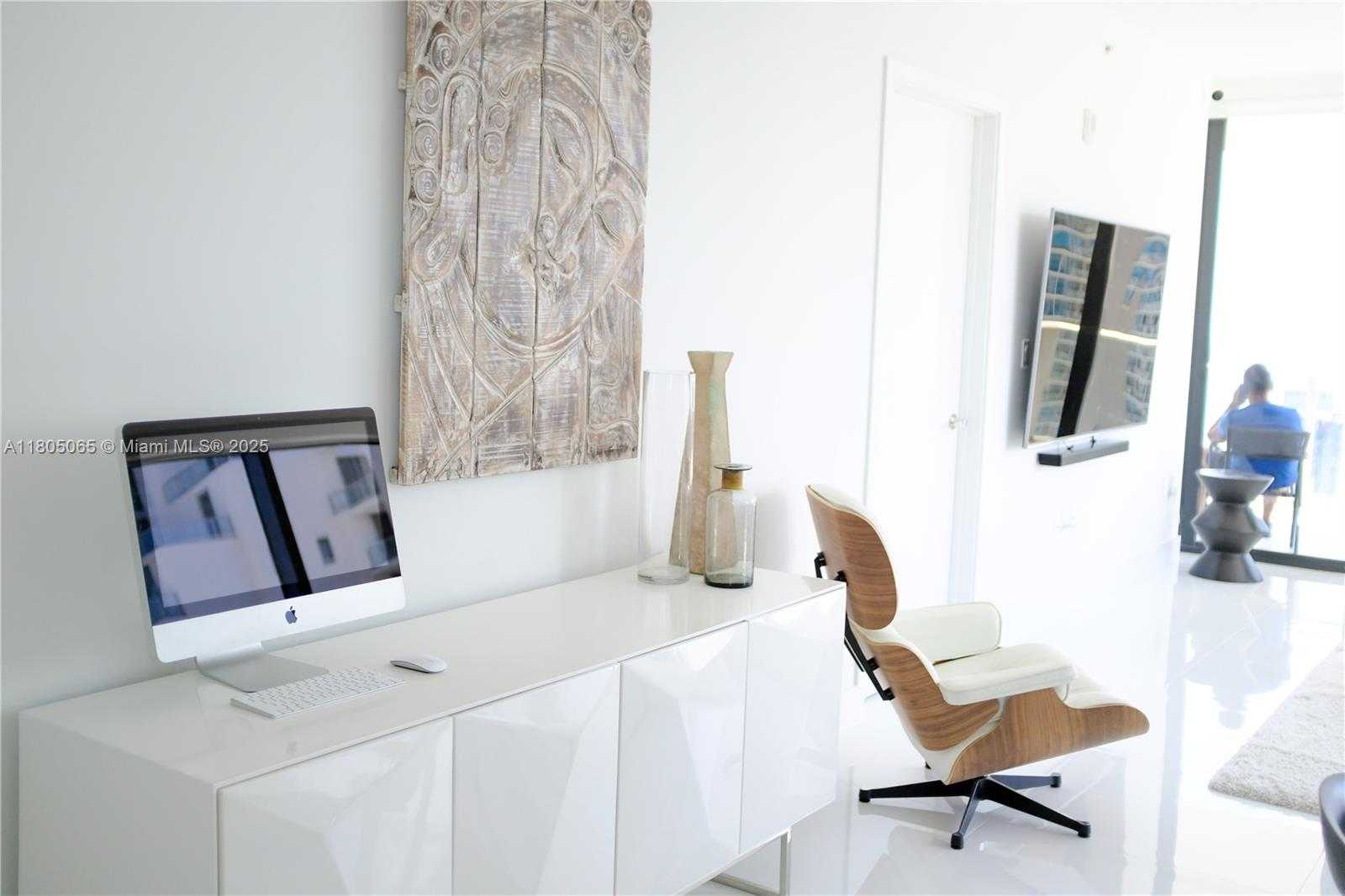 Small Image of 1010 BRICKELL AVE #4205, Miami Number 4