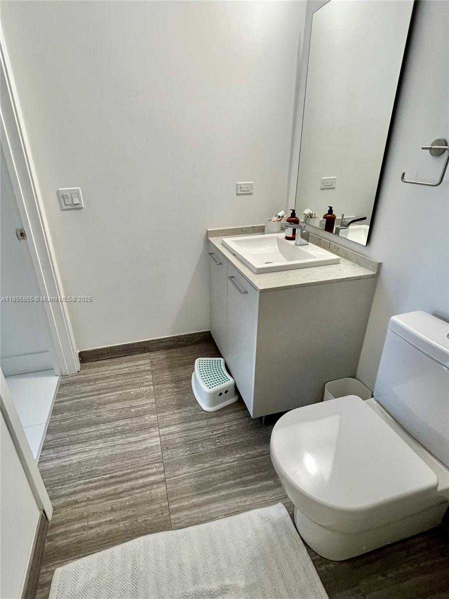 Small Image of 1010 BRICKELL AVE #4205, Miami Number 48
