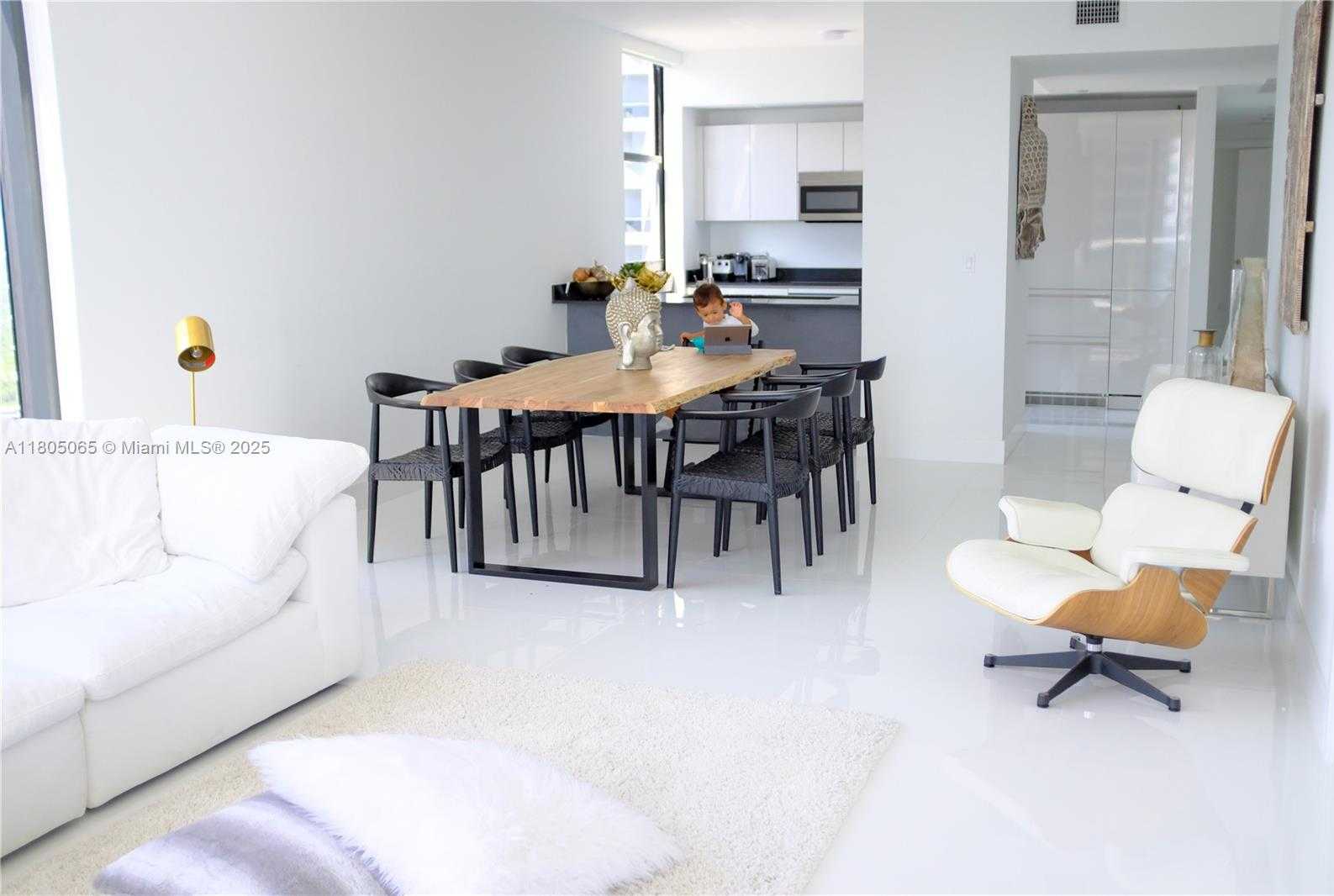 Small Image of 1010 BRICKELL AVE #4205, Miami Number 5