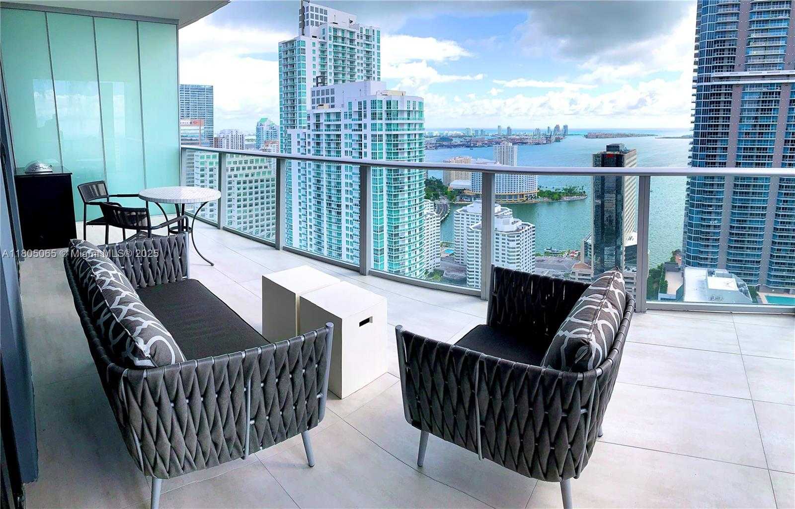 Small Image of 1010 BRICKELL AVE #4205, Miami Number 7
