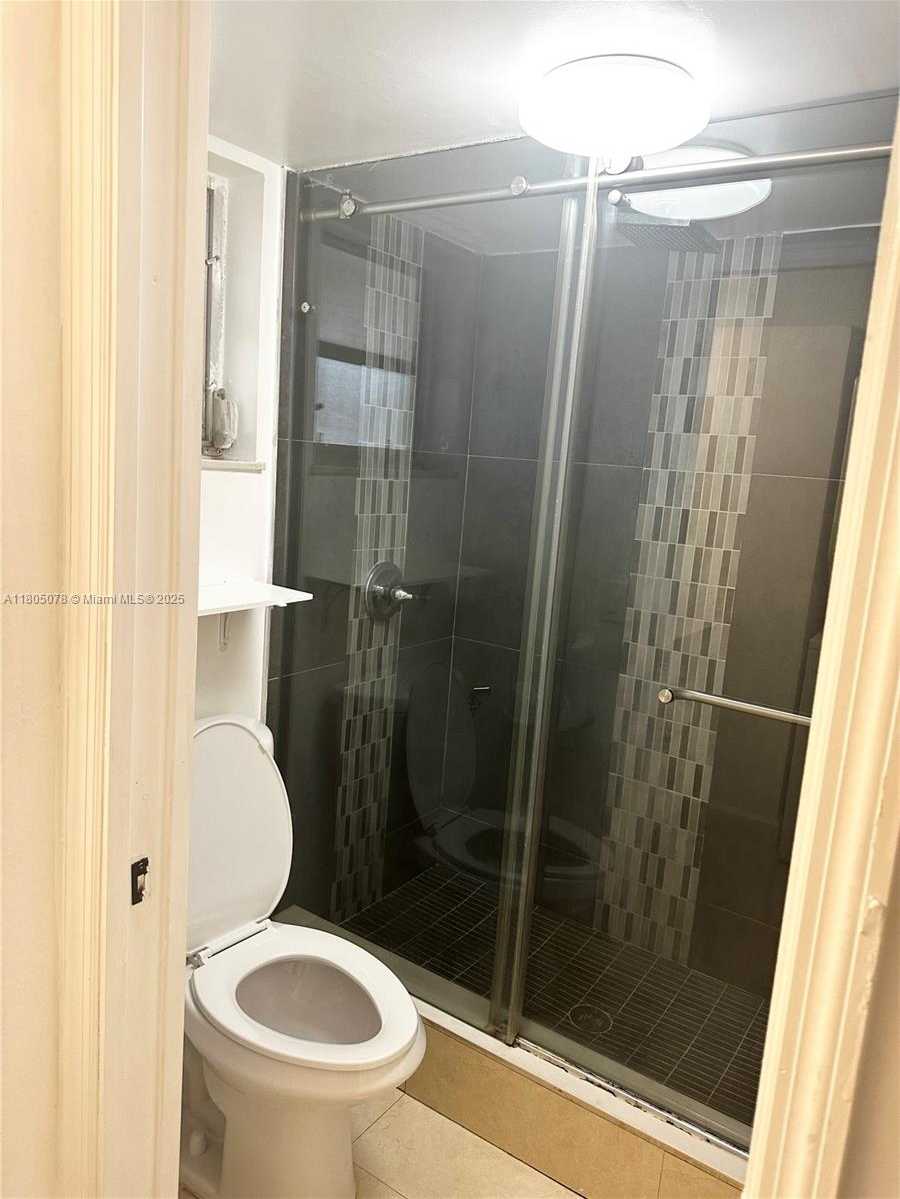 Small Image of 8840 FONTAINEBLEAU BLVD #304, Miami Number 14