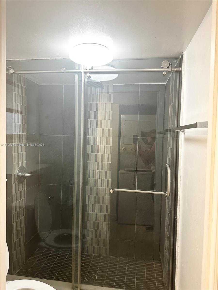 Small Image of 8840 FONTAINEBLEAU BLVD #304, Miami Number 15