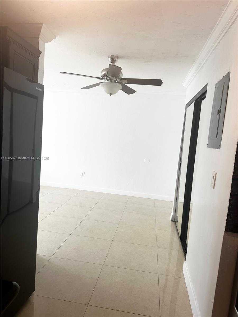 Small Image of 8840 FONTAINEBLEAU BLVD #304, Miami Number 3