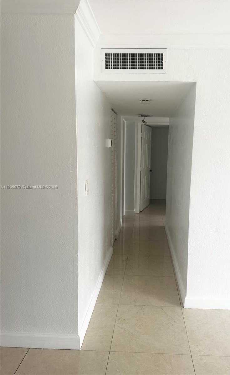 Small Image of 8840 FONTAINEBLEAU BLVD #304, Miami Number 7
