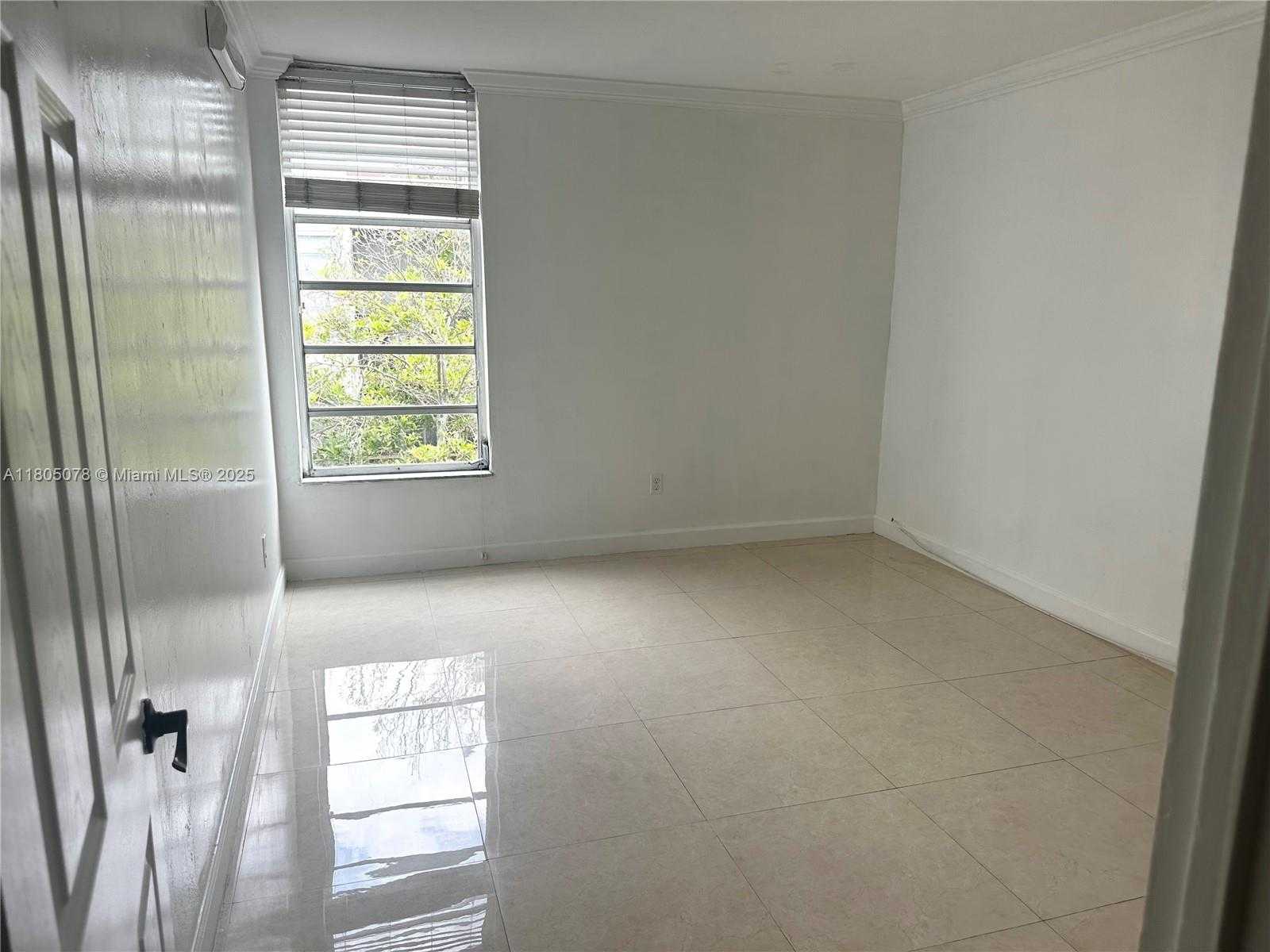Small Image of 8840 FONTAINEBLEAU BLVD #304, Miami Number 9