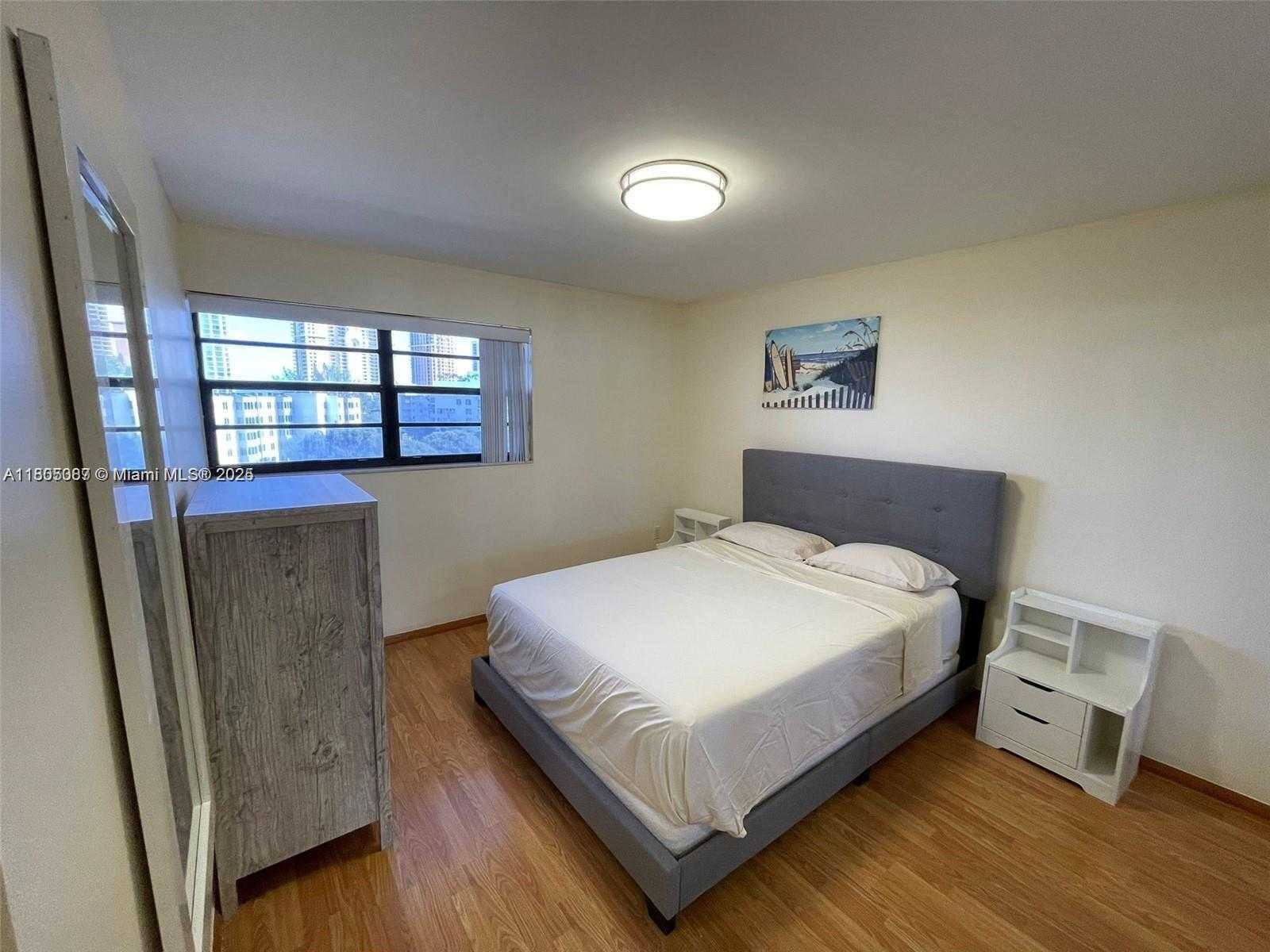 Small Image of 17900 NORTH BAY RD #603, Sunny Isles Beach Number 11