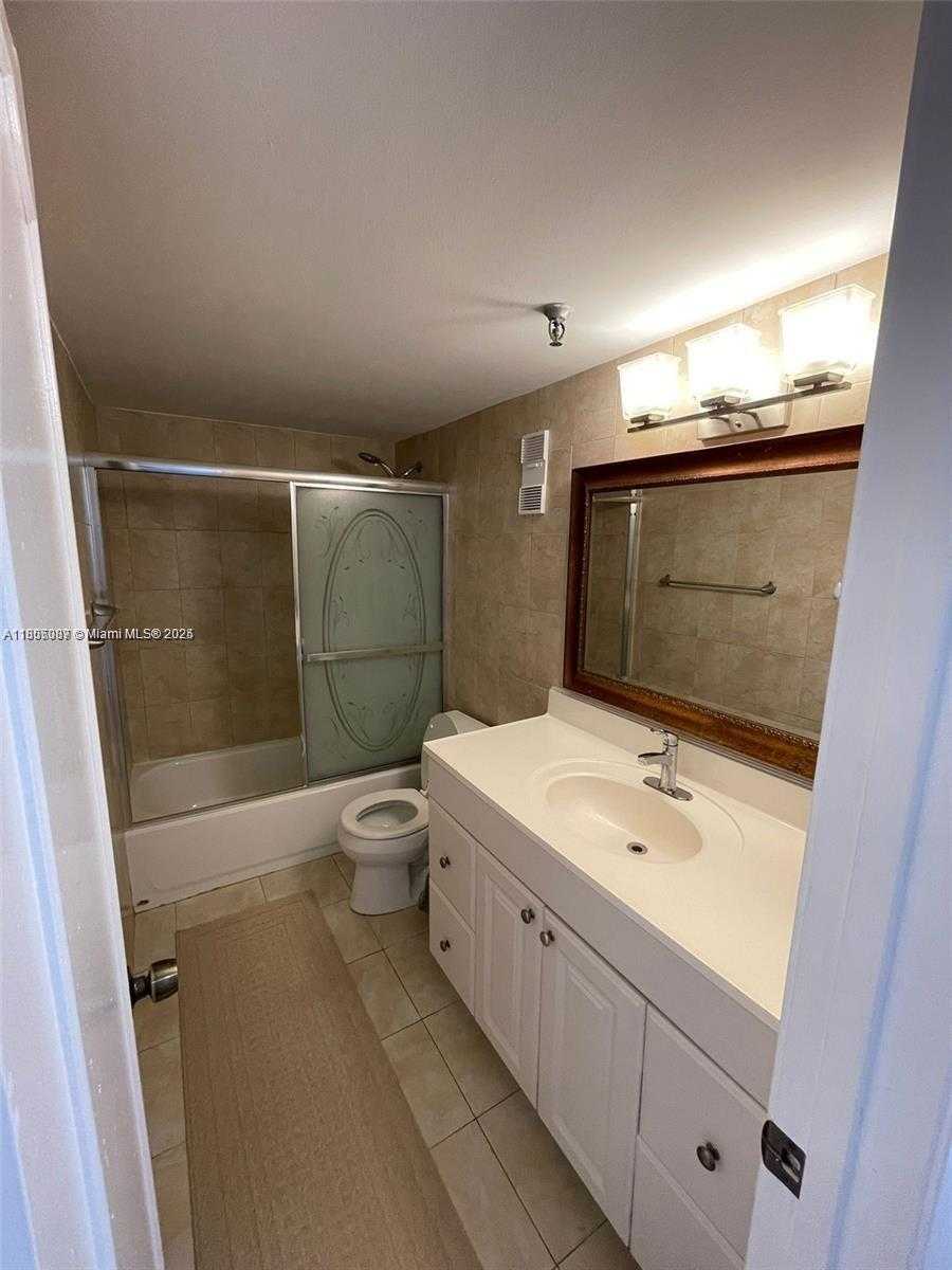 Small Image of 17900 NORTH BAY RD #603, Sunny Isles Beach Number 6