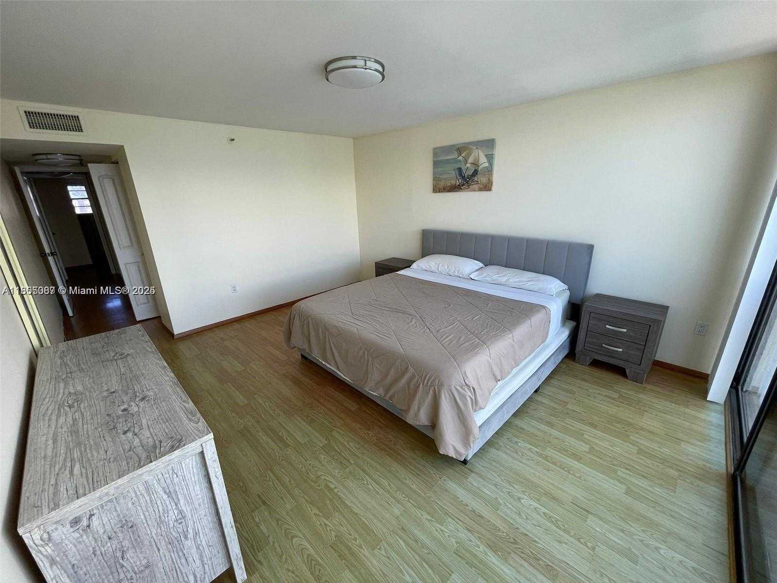 Small Image of 17900 NORTH BAY RD #603, Sunny Isles Beach Number 7