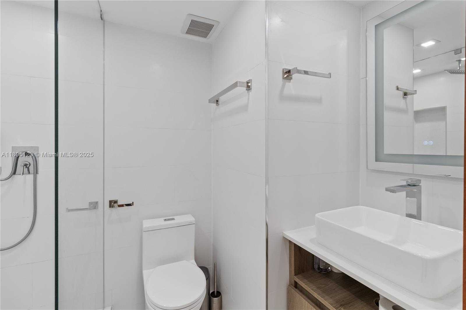 Small Image of 2301 COLLINS AVE #1410, Miami Beach Number 13