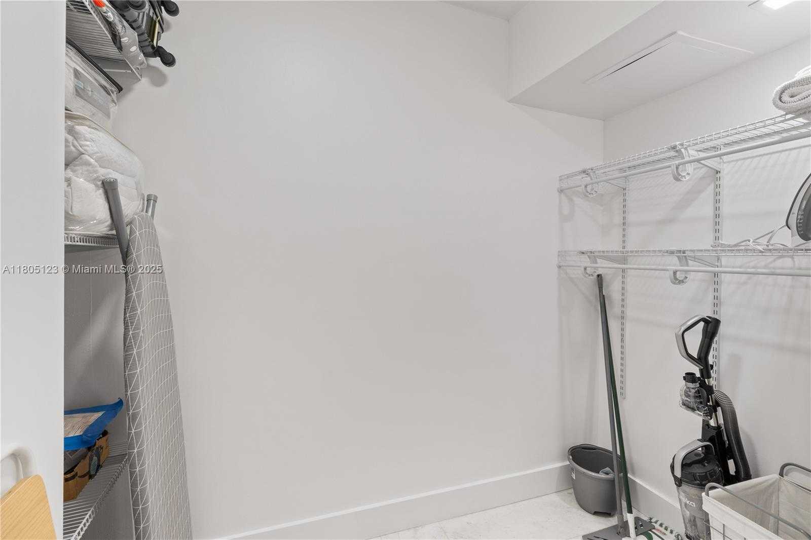 Small Image of 2301 COLLINS AVE #1410, Miami Beach Number 15