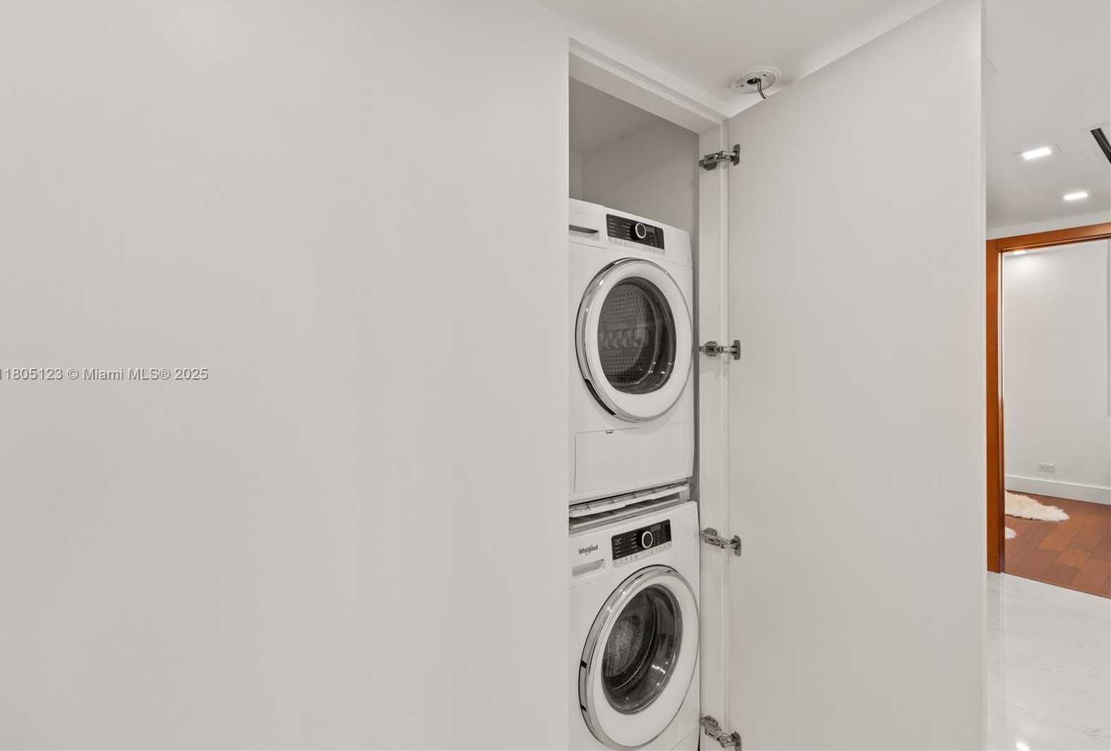 Small Image of 2301 COLLINS AVE #1410, Miami Beach Number 16