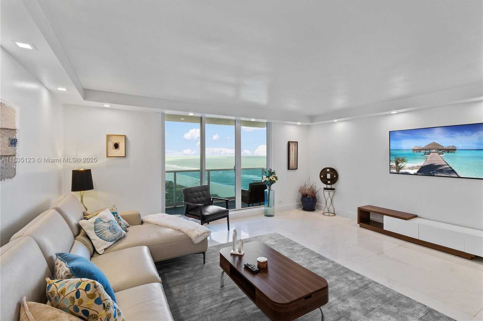 Small Image of 2301 COLLINS AVE #1410, Miami Beach Number 3