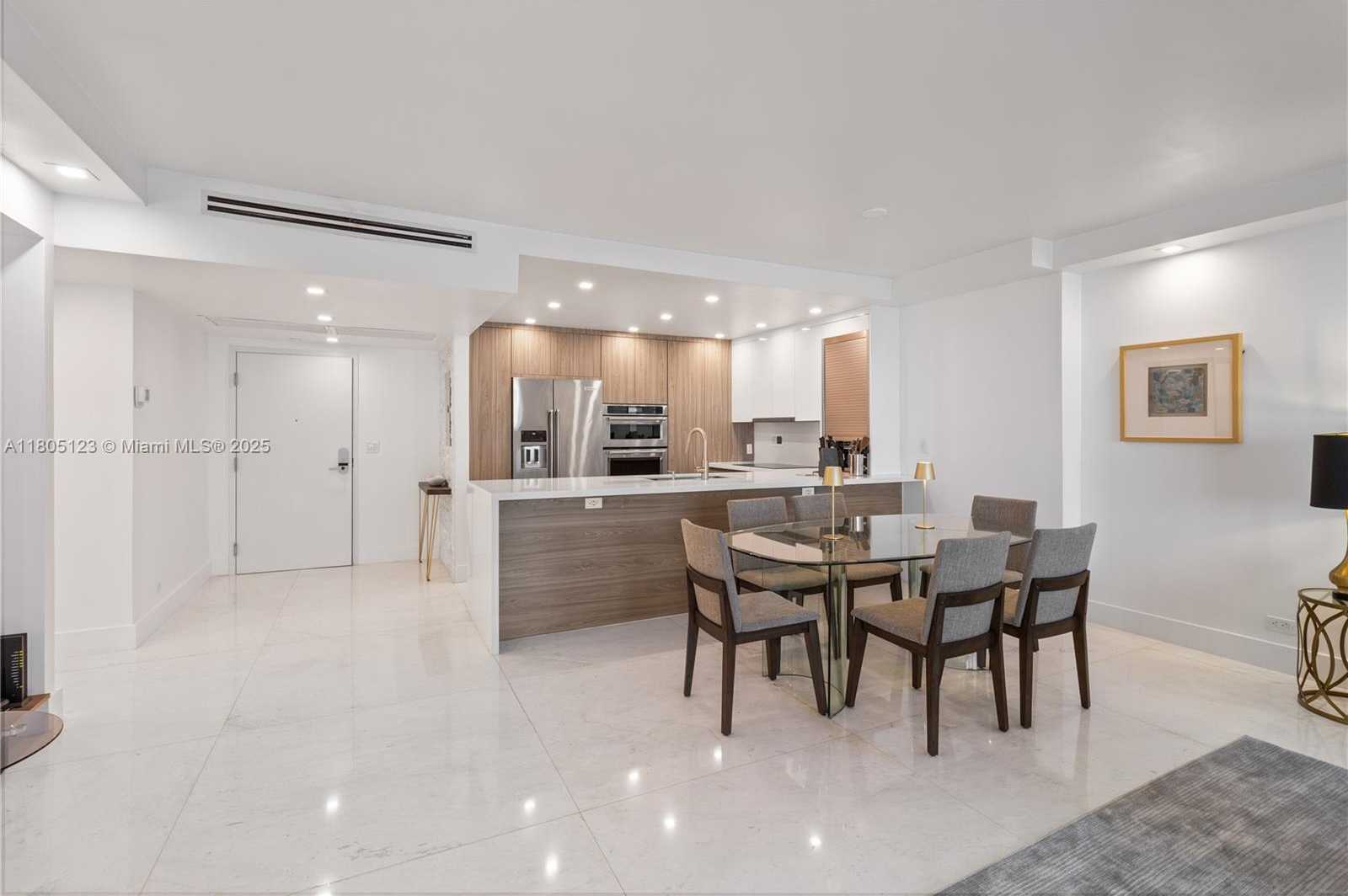 Small Image of 2301 COLLINS AVE #1410, Miami Beach Number 6