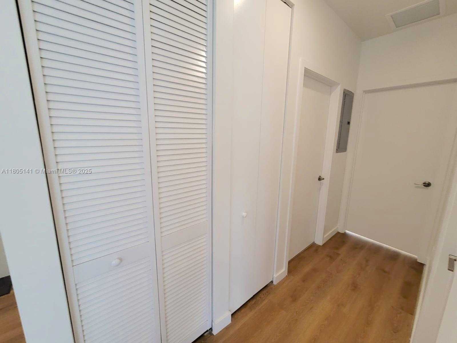 Small Image of 1950 FLETCHER ST #205, Hollywood Number 13
