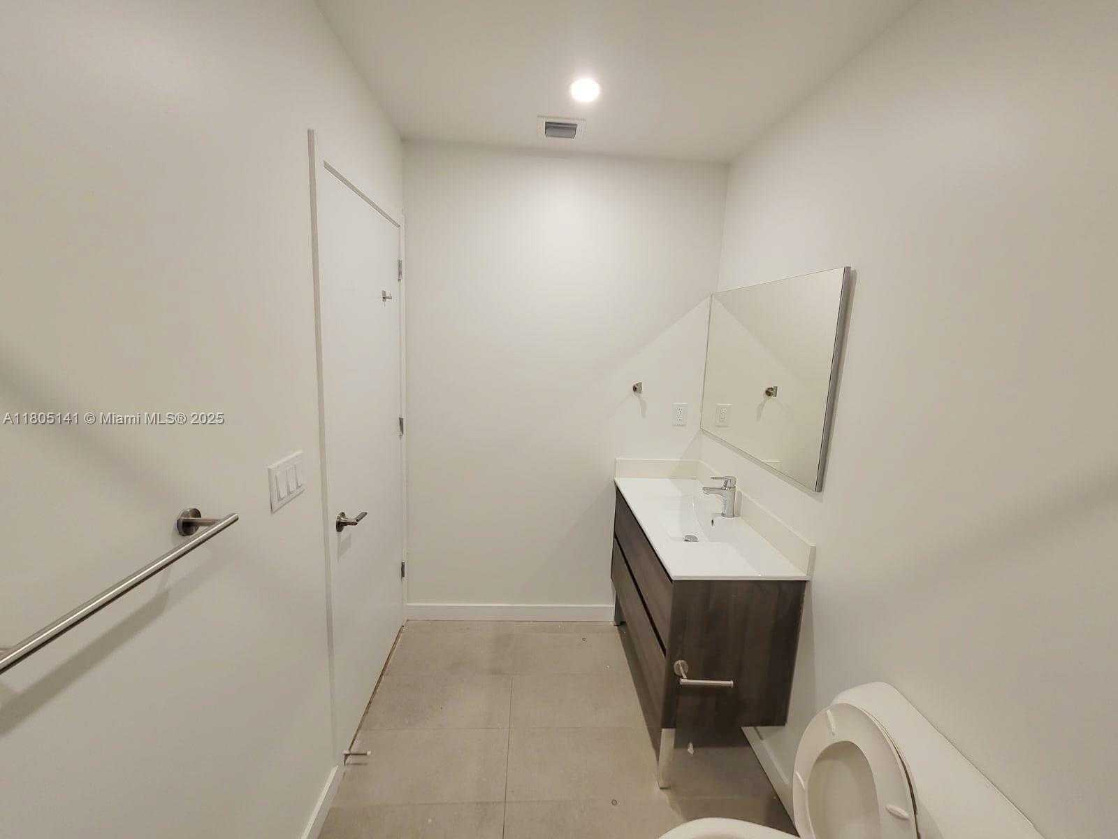 Small Image of 1950 FLETCHER ST #205, Hollywood Number 17