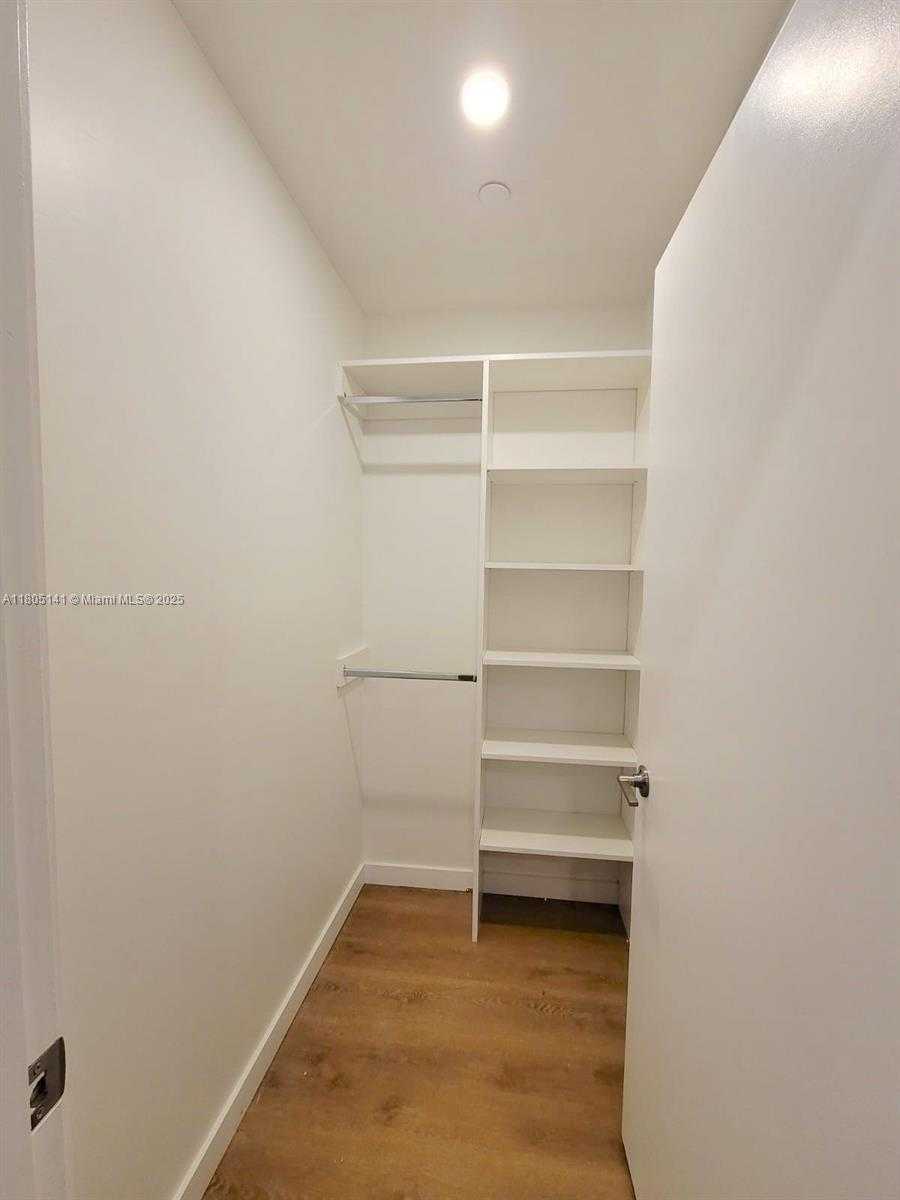 Small Image of 1950 FLETCHER ST #205, Hollywood Number 21