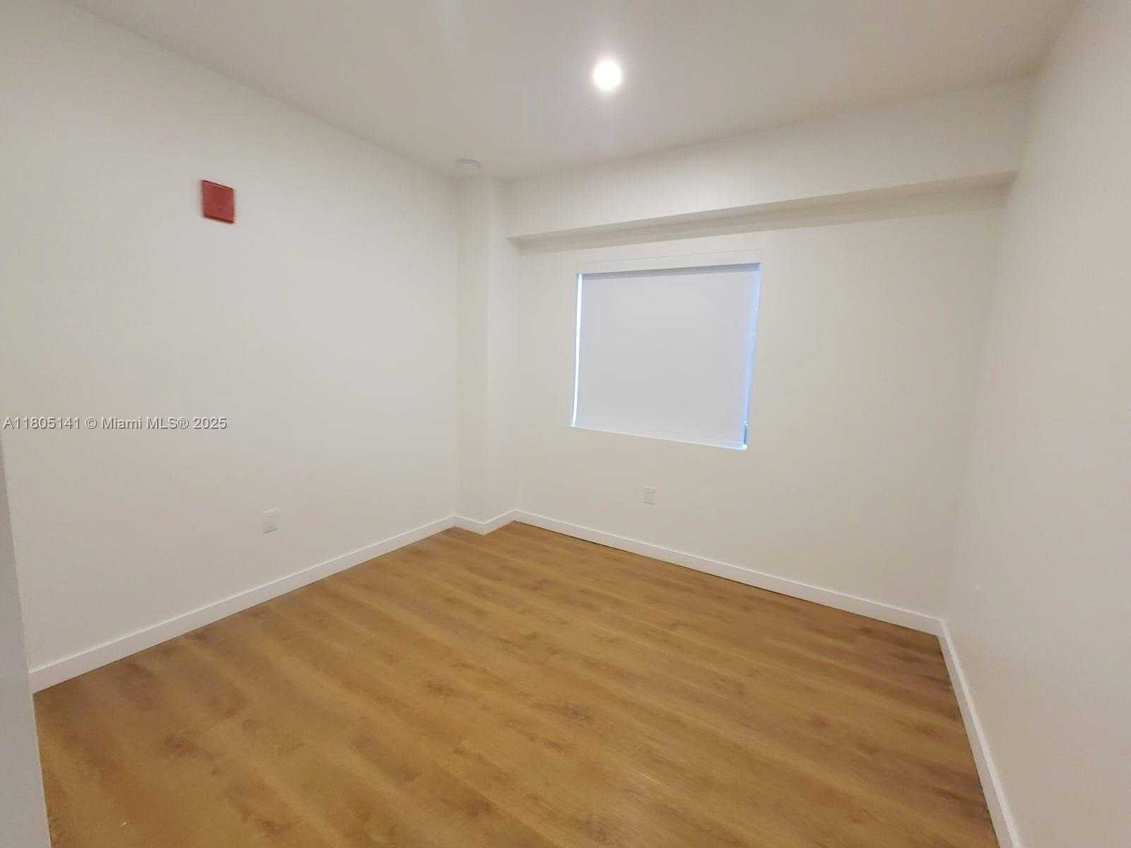 Small Image of 1950 FLETCHER ST #205, Hollywood Number 23