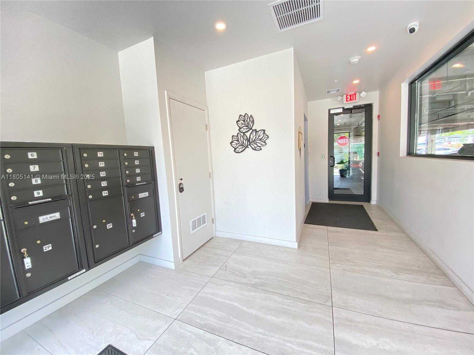 Small Image of 1950 FLETCHER ST #205, Hollywood Number 3