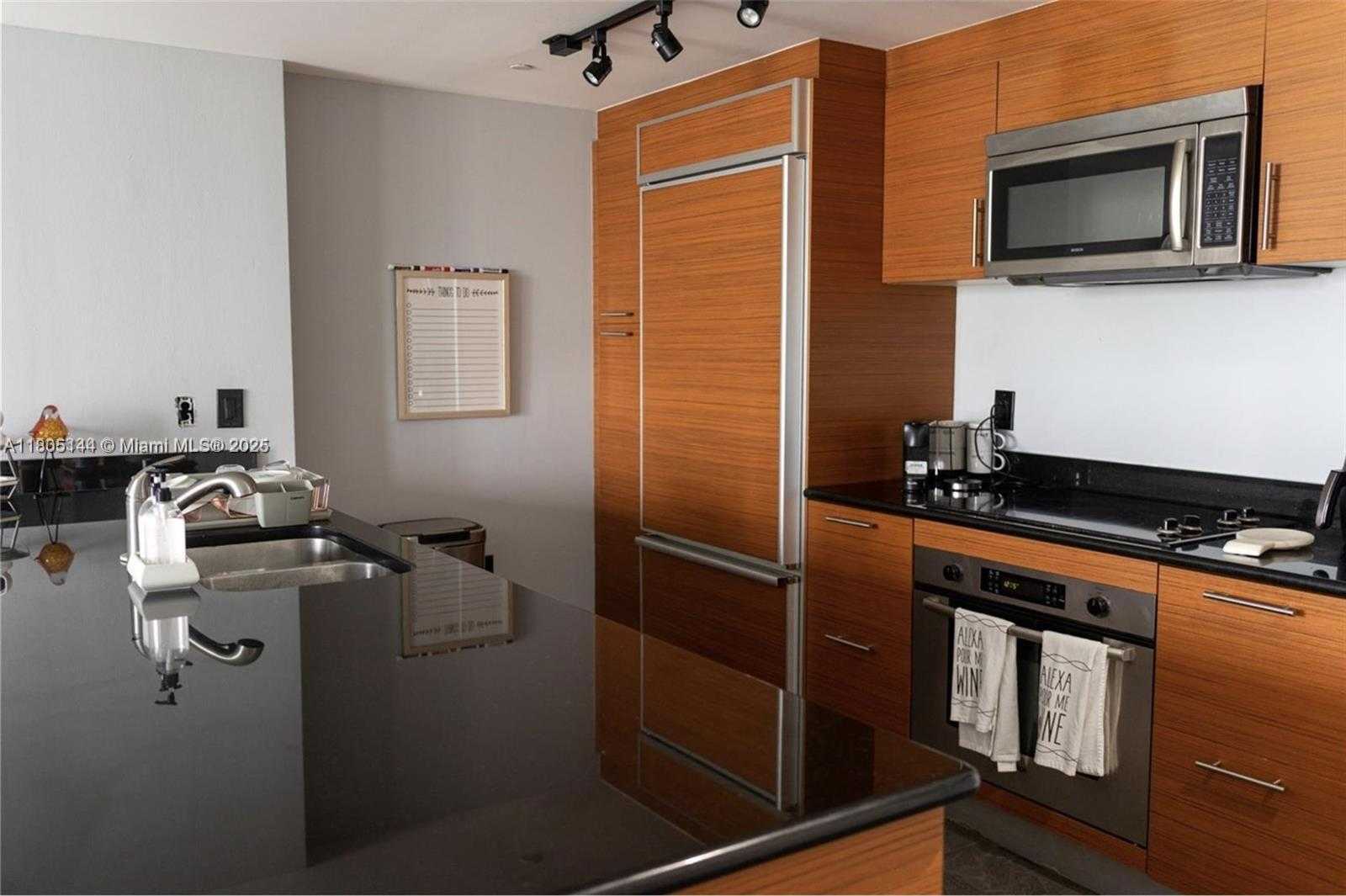 Small Image of 50 BISCAYNE BLVD #2301, Miami Number 7