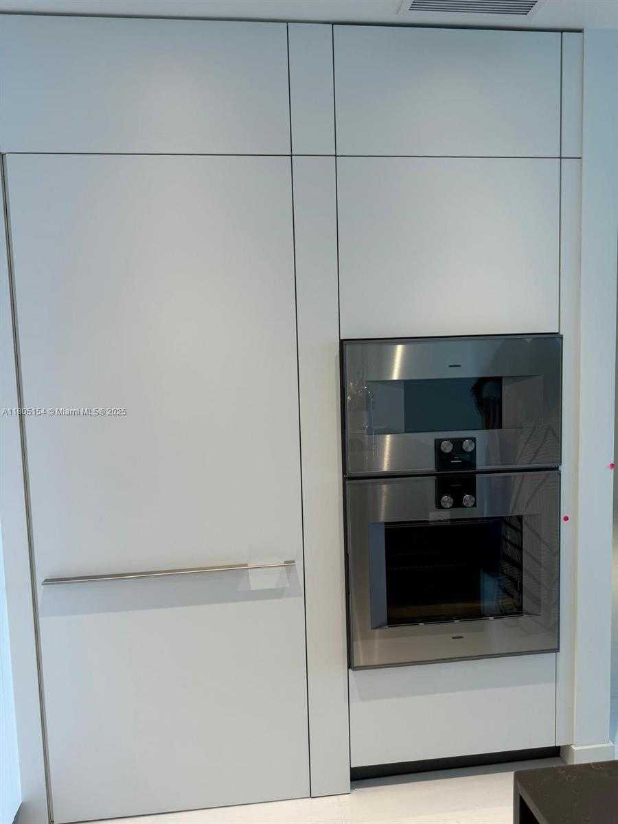 Small Image of 300 BISCAYNE BLVD WAY #1805, Miami Number 10