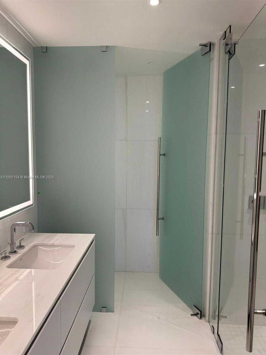 Small Image of 300 BISCAYNE BLVD WAY #1805, Miami Number 17