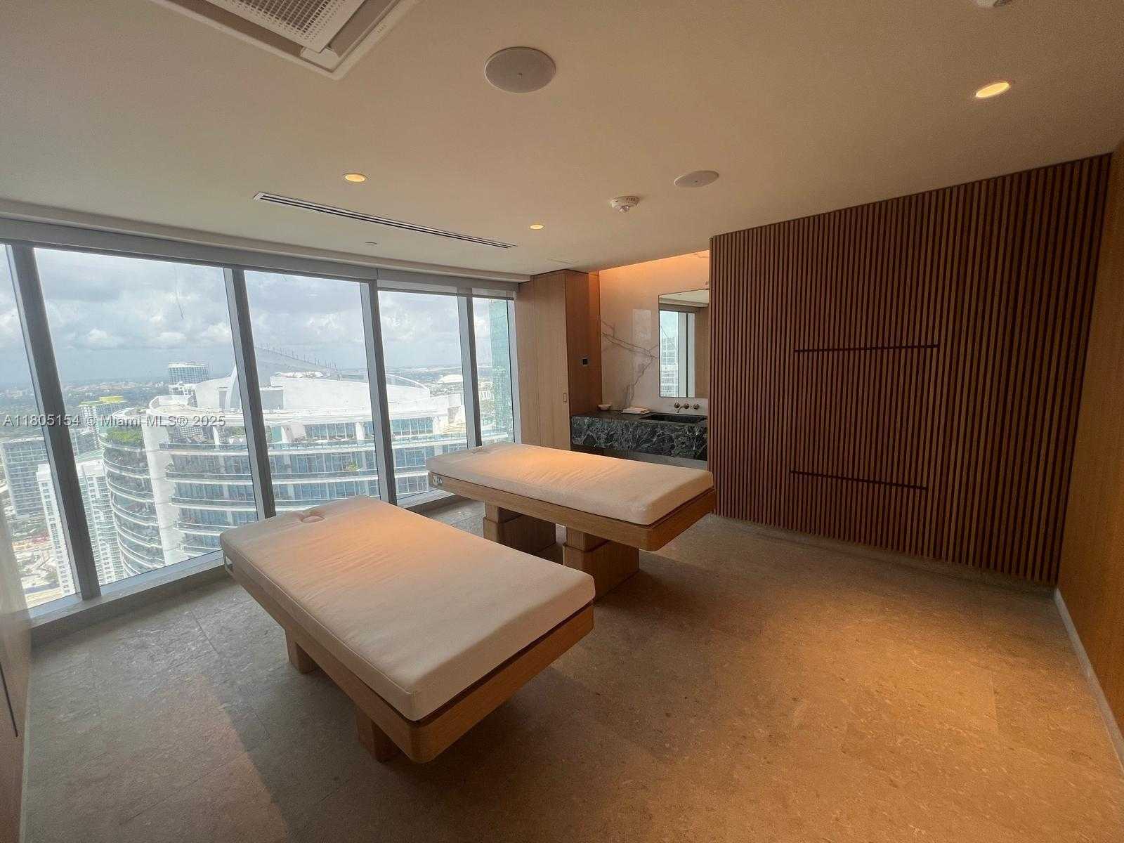 Small Image of 300 BISCAYNE BLVD WAY #1805, Miami Number 36