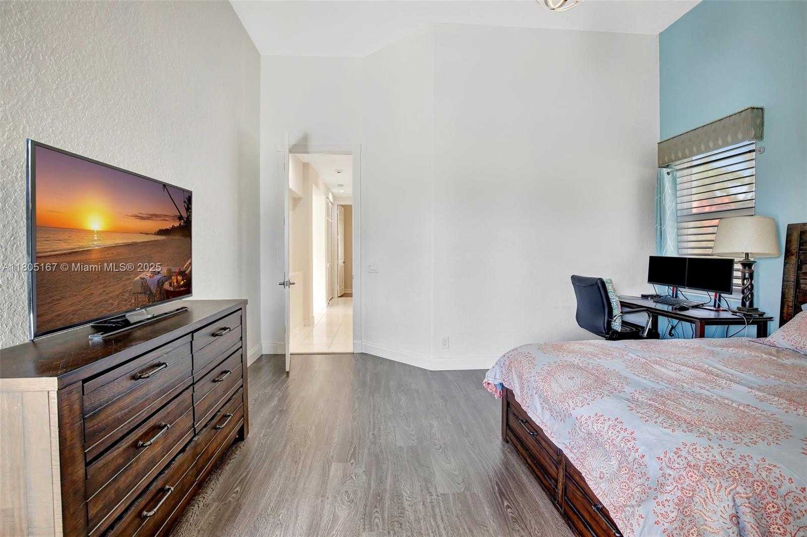 Small Image of 2651 OAKMONT, Weston Number 22