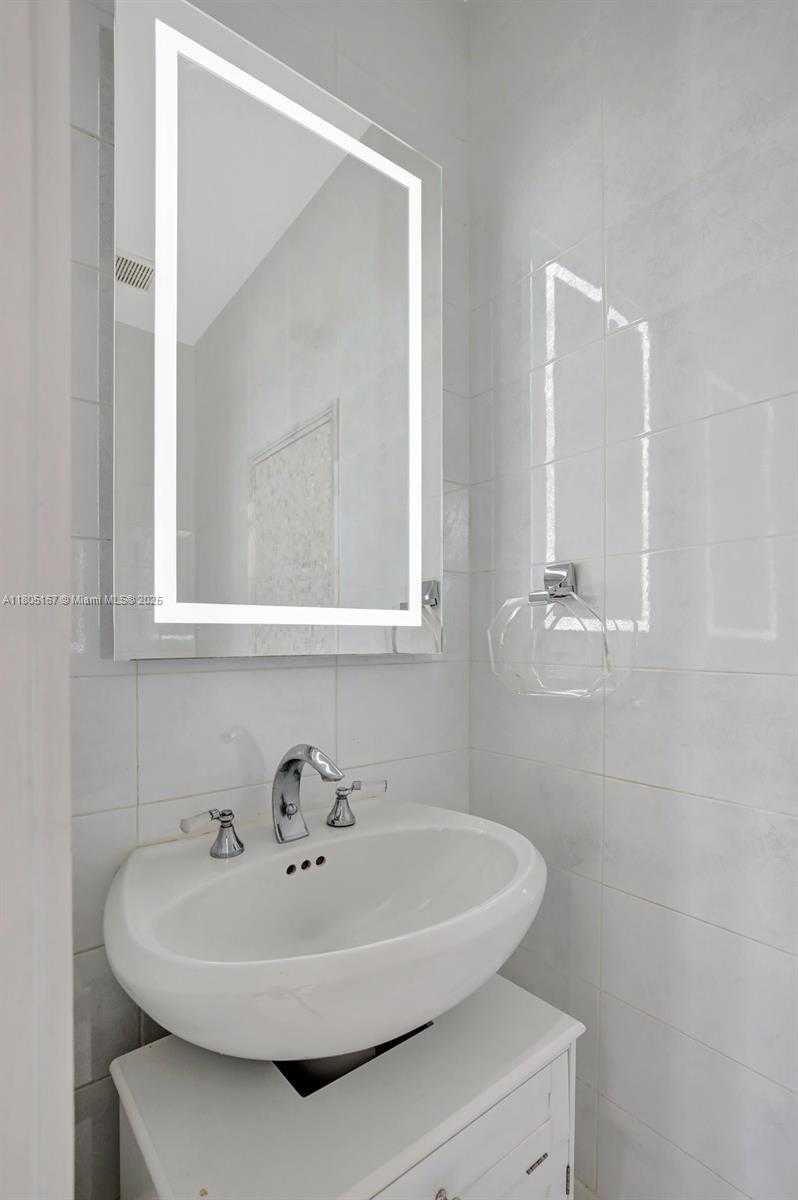 Small Image of 2651 OAKMONT, Weston Number 32