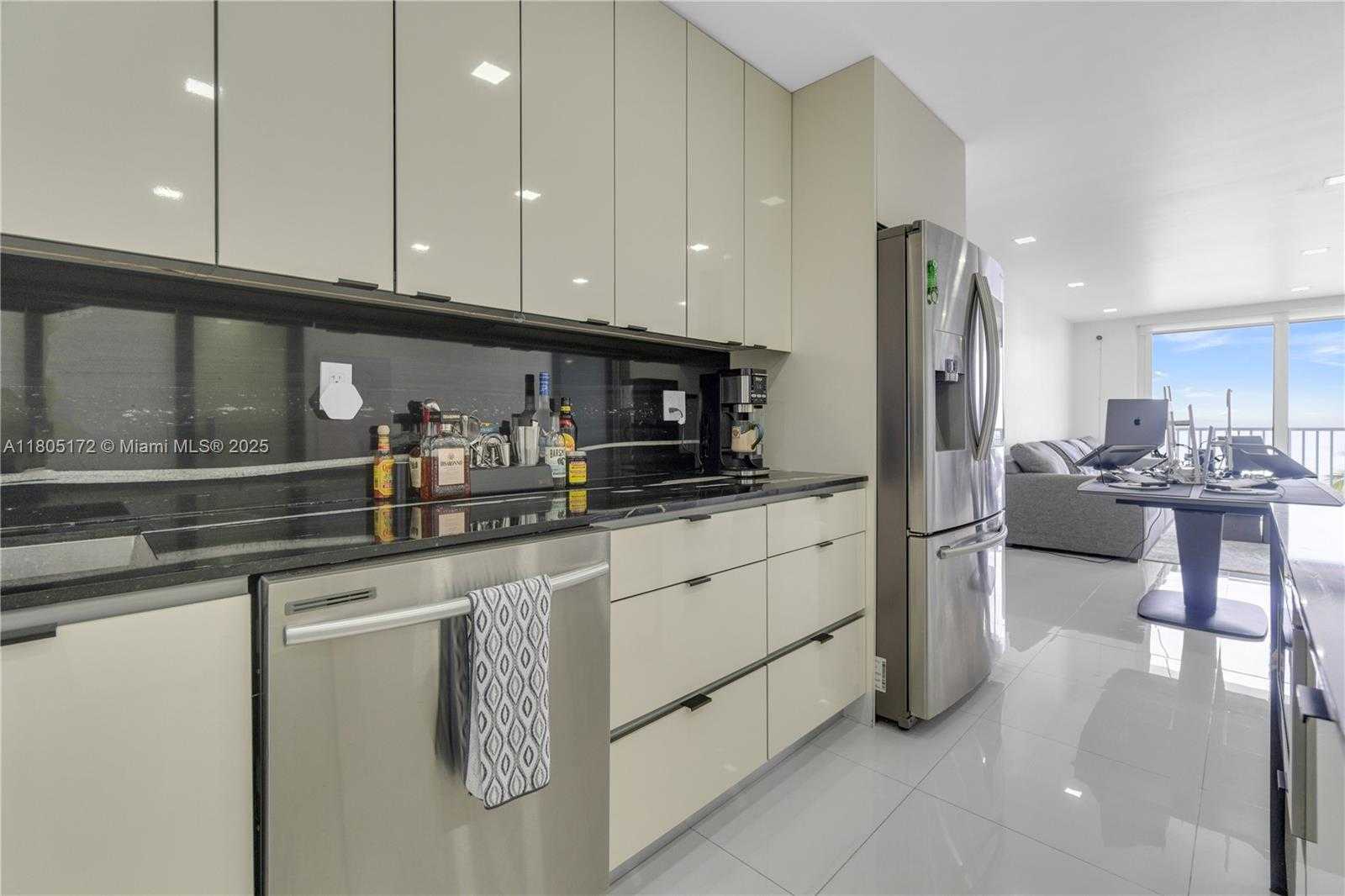 Small Image of 400 NORTH SURF RD #504, Hollywood Number 13