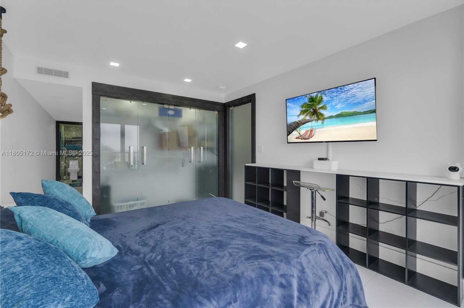 Small Image of 400 NORTH SURF RD #504, Hollywood Number 18