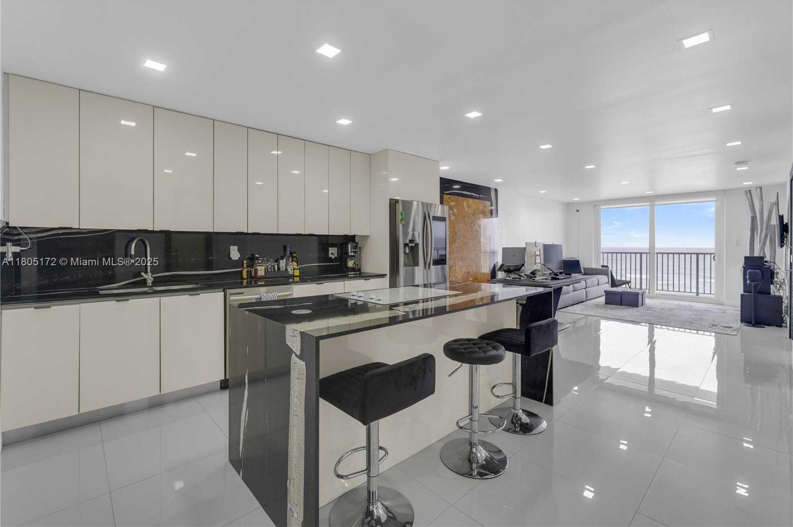 Small Image of 400 NORTH SURF RD #504, Hollywood Number 2