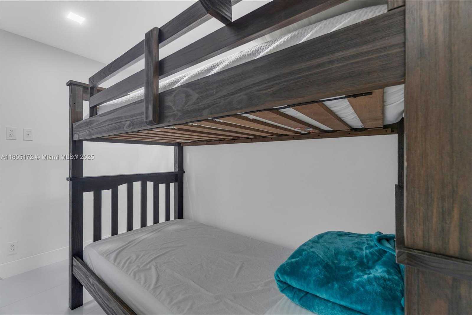 Small Image of 400 NORTH SURF RD #504, Hollywood Number 21