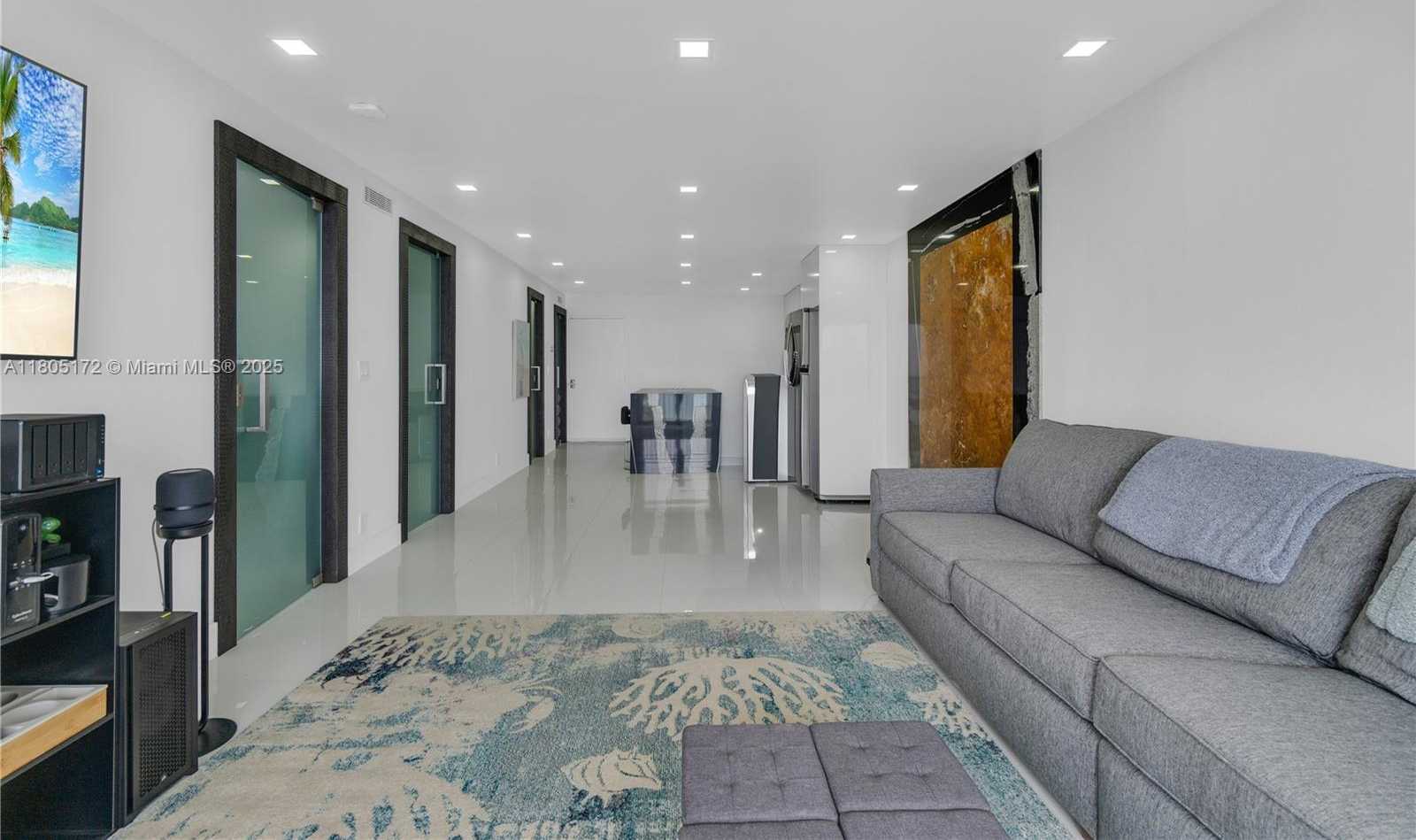 Small Image of 400 NORTH SURF RD #504, Hollywood Number 30